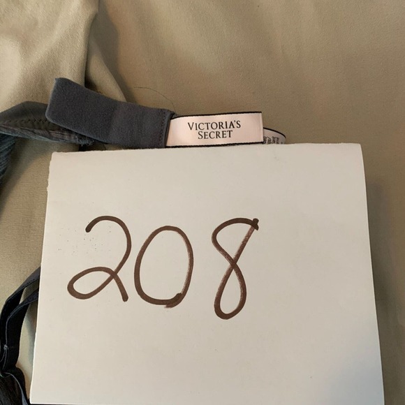 Victoria's Secret Bra Womens Sz 34D Heather Gray Padded Plunge Adjustable Straps - Picture 7 of 7